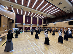 写真:住田嘉興、ハリー・カーンス